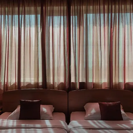 فندق Family Gerdjika 3*